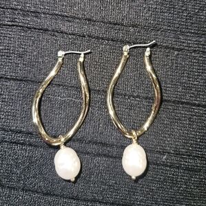 Elegant Gold Pearl Drop Earrings
